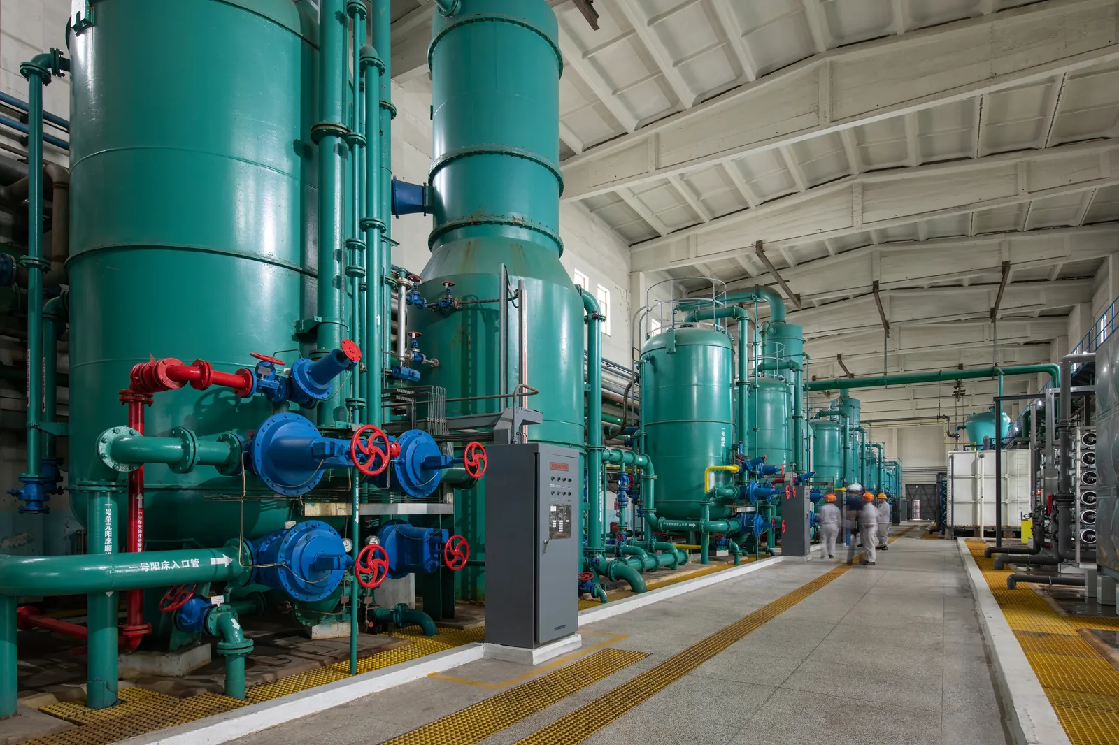 Chemical process plant — compound selection critical for seal performance in aggressive fluid service