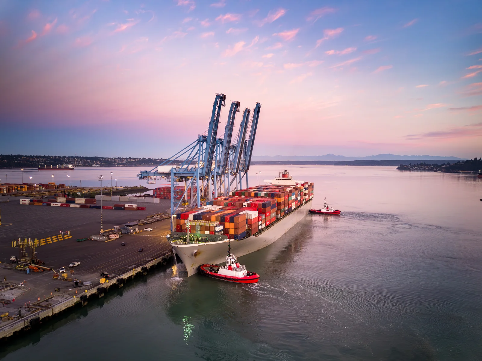 Marine crane and port handling equipment — heavy cylinders requiring hydraulic nut removal