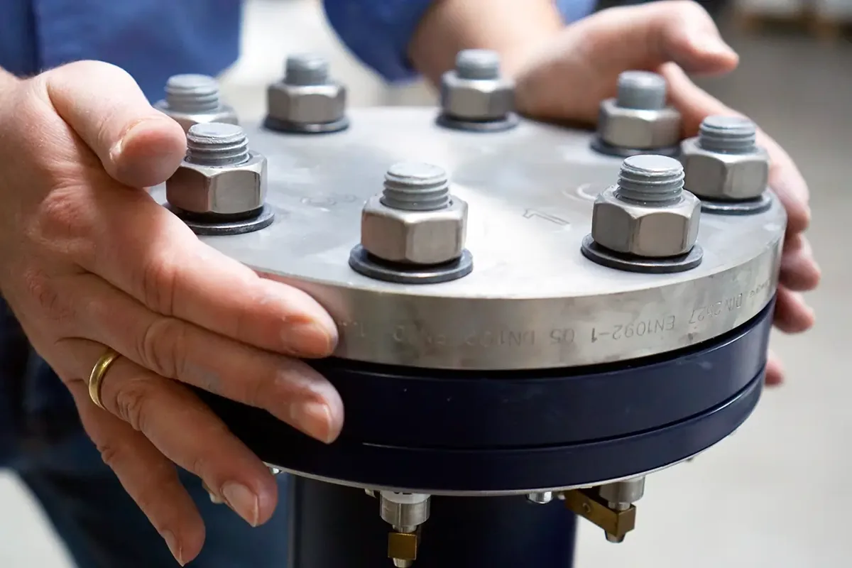 Flanged pipe joint assembly with bonded seals — O-rings in service across process and hydraulic systems